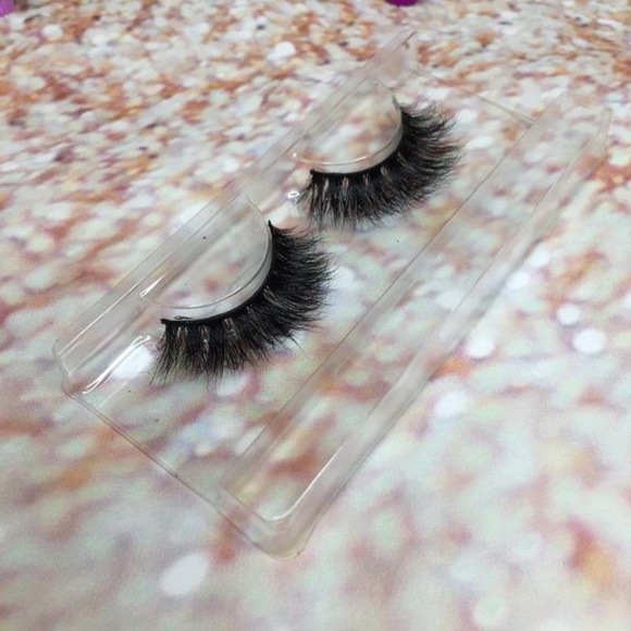 3D Mink Lashes - Picture 3 of 5